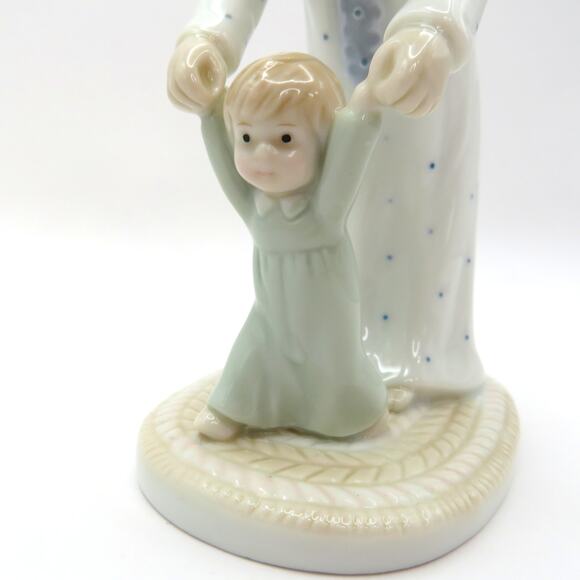 Vintage Lefton China Seville 1986 Porcelain Figurine Girl Helping Toddler Walk - Picture 4 of 10